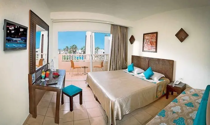 1 Çift Kişilik Veya 2 Tek Kişilik Yatak Sea View