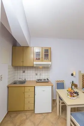 Üç Kişilik Oda