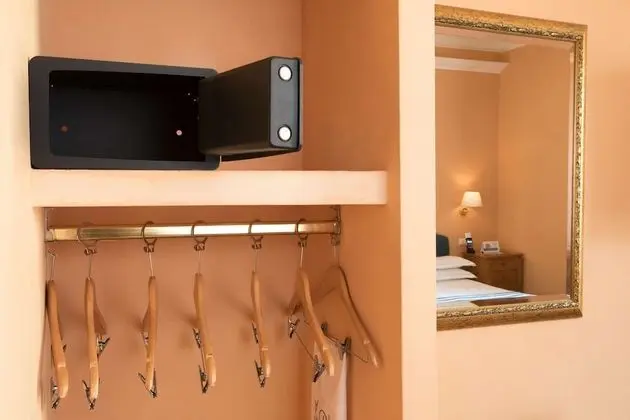 Junior Süit, 1 Çift Kişilik Yatak ve Çekyat