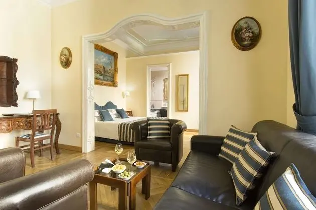 Junior Süit, 1 Çift Kişilik Yatak ve Çekyat