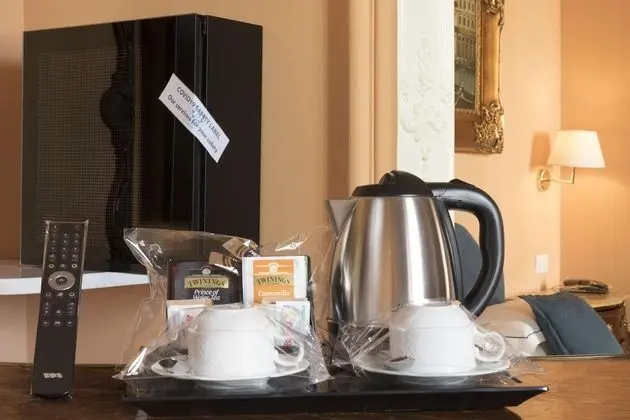 Junior Süit, 1 Çift Kişilik Yatak ve Çekyat