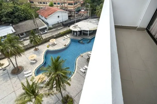 Superior Pool View With Bathtub Breakfast Included