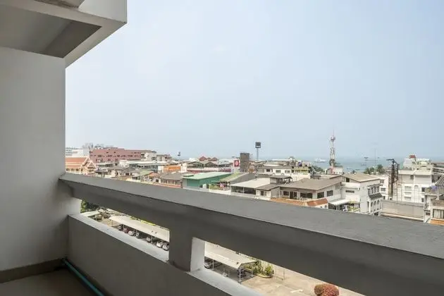 Superior Pool View With Bathtub Breakfast Included