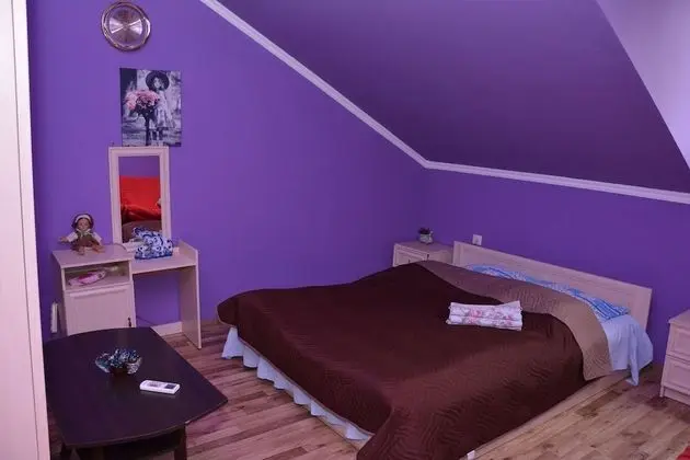 Design Tek Büyük Yataklı Oda, Ortak Banyo