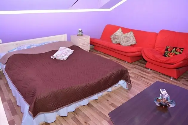 Design Tek Büyük Yataklı Oda, Ortak Banyo