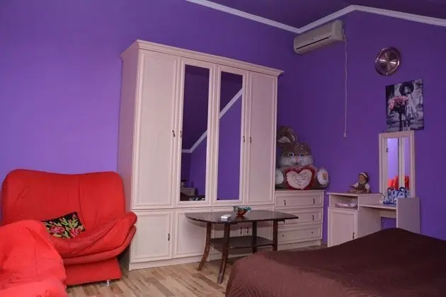 Design Tek Büyük Yataklı Oda, Ortak Banyo