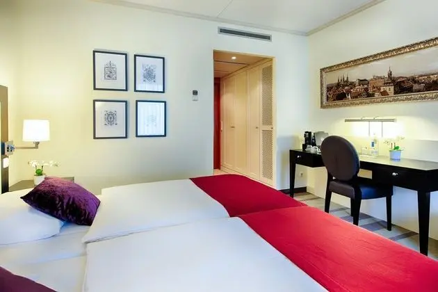 Deluxe Tek Büyük Yataklı Oda