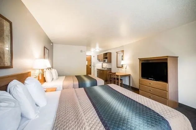 2 Queen Bed Suites
