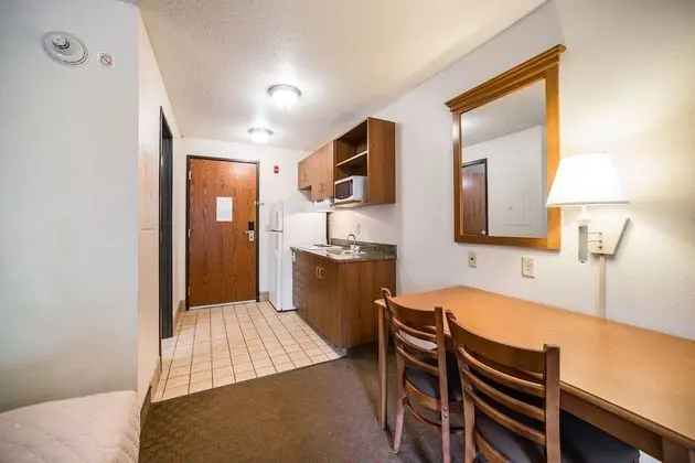 2 Queen Bed Suites