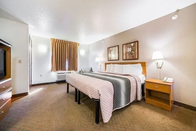 King Bed Suite
