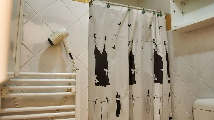 Dört Kişilik Oda, Ortak Banyo (external)