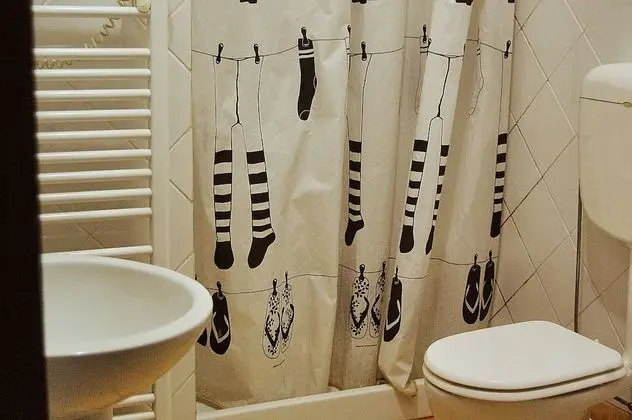Dört Kişilik Oda, Ortak Banyo (external)
