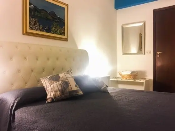 Tek Büyük Yataklı Oda, Ortak Banyo (external)