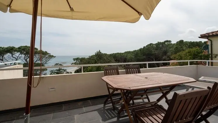 Apart Daire (Lungomare 76 B)