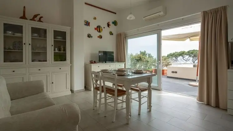 Apart Daire (Lungomare 76 B)