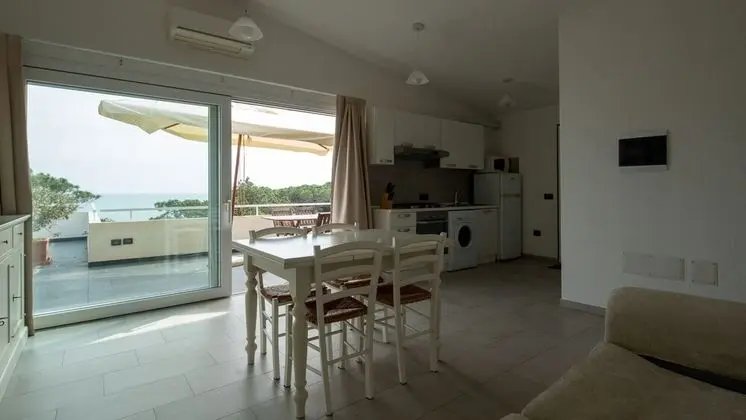 Apart Daire (Lungomare 76 B)