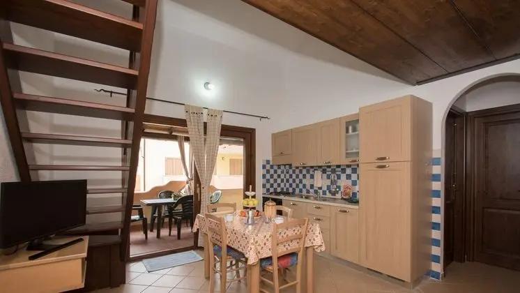 Apart Daire, Birden Çok Yatak, Balkon, Avlu Manzaralı