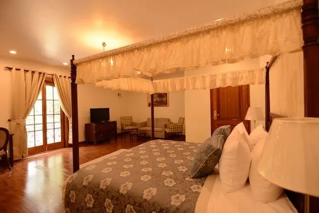 Traditional Tek Büyük Yataklı Oda