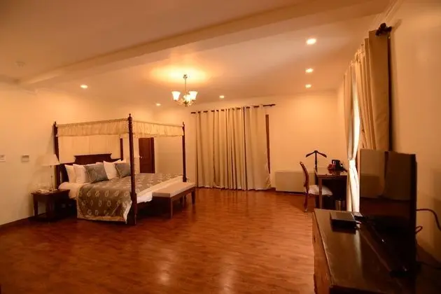 Traditional Tek Büyük Yataklı Oda