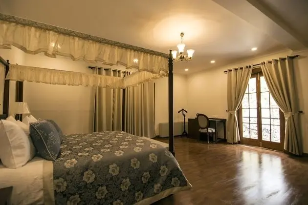 Traditional Tek Büyük Yataklı Oda