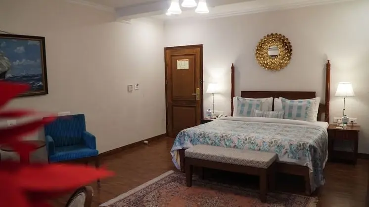 Traditional Tek Büyük Yataklı Oda