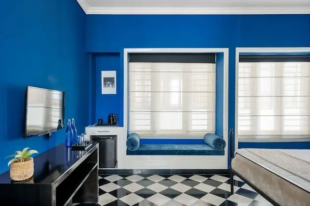 Club Tek Büyük Yataklı Oda