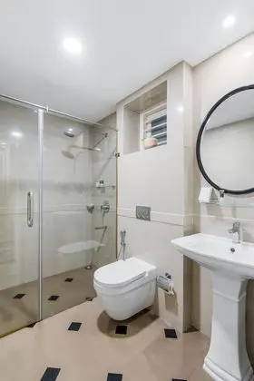 Club Tek Büyük Yataklı Oda