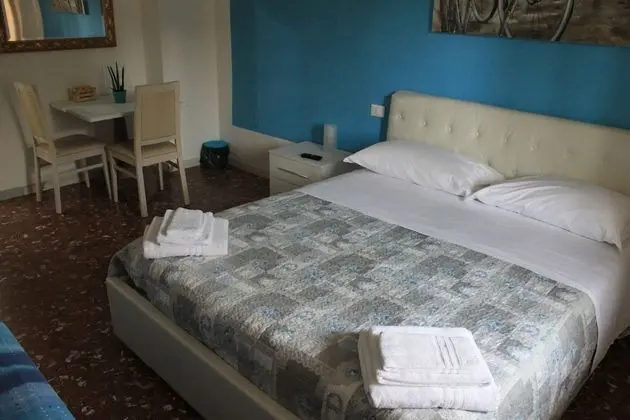 Comfort Tek Büyük Yataklı Oda