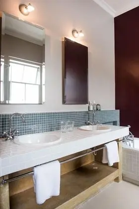 Superior Tek Büyük veya İki Ayrı Yataklı Oda, Özel Banyo