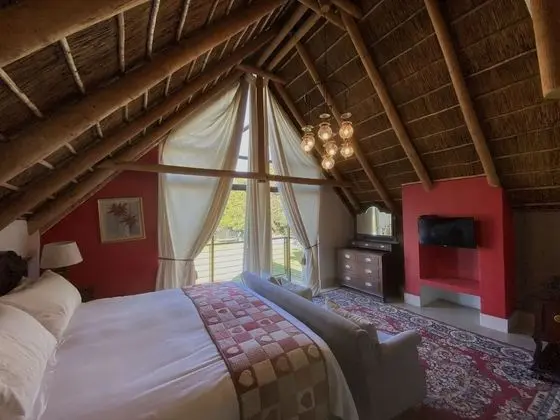 Deluxe Tek Büyük Yataklı Oda (Thatch room)