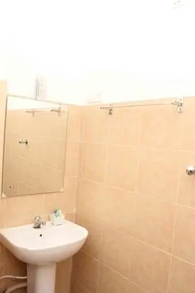 Tek Büyük Yataklı Oda, Havuz Kenarı