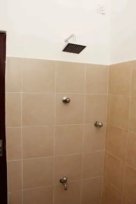 Tek Büyük Yataklı Oda, Havuz Kenarı