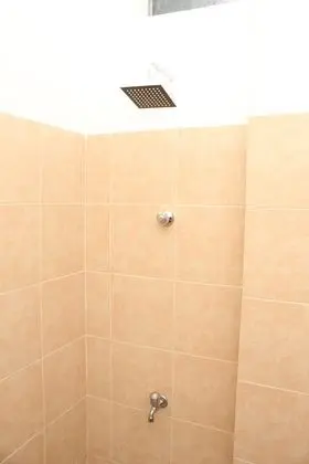 Tek Büyük Yataklı Oda, Havuz Kenarı