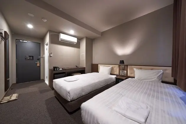 İki Ayrı Yataklı Oda, Sigara İçilmez (No Housekeeping)