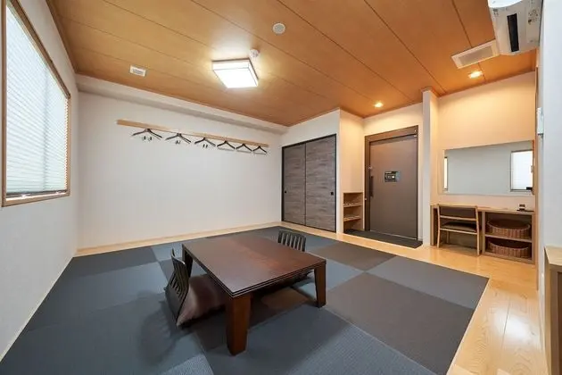Traditional Oda, Sigara İçilmez (Japanese Style, No Housekeeping)