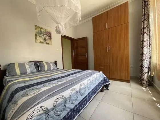 Ev, Birden Çok Yatak Odası, Sıcak Su Havuzu