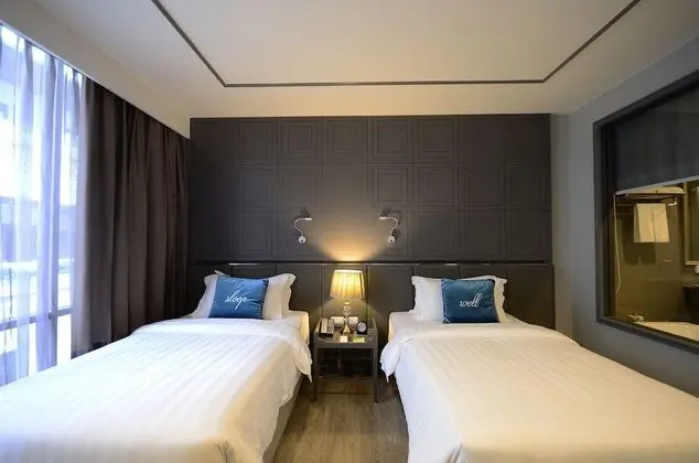 Deluxe Family Room