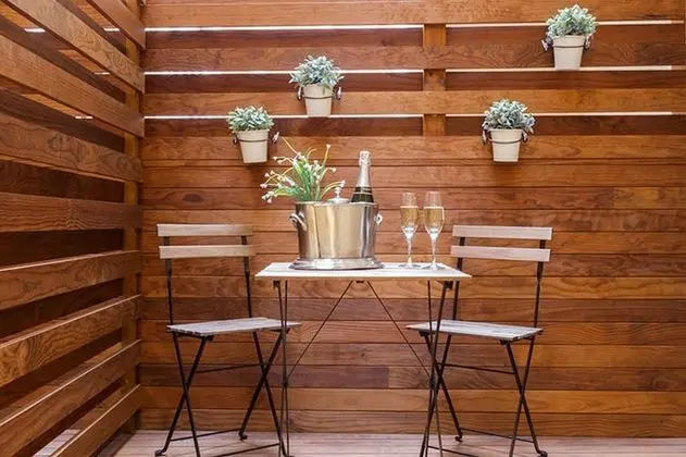 Tek Büyük Yataklı Oda, Teras, Zemin Kat (Interior courtyard view)