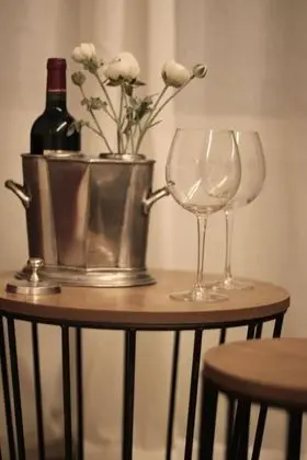 Tek Büyük Yataklı Oda, Teras, Zemin Kat (Interior courtyard view)