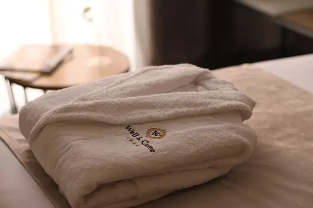 Tek Büyük Yataklı Oda, Teras, Zemin Kat (Interior courtyard view)