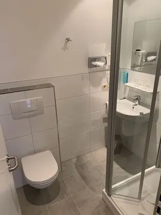 Basic Tek Büyük veya İki Ayrı Yataklı Oda