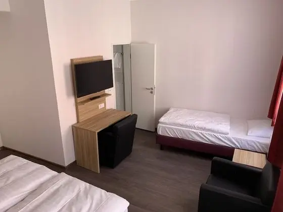 Basic Üç Kişilik Oda