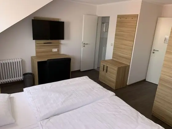 Basic Üç Kişilik Oda