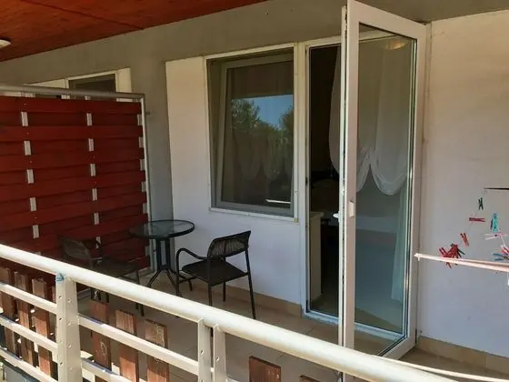 Üç Kişilik Oda, Balkon