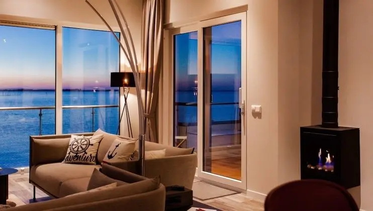 Floating-Bungalow #5