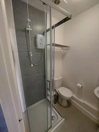 Basic Tek Kişilik Oda, Banyolu/Duşlu