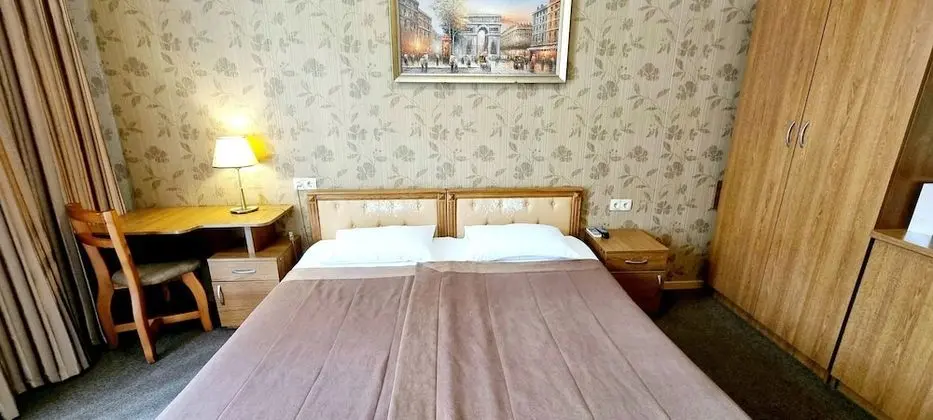 Superior Tek Büyük veya İki Ayrı Yataklı Oda