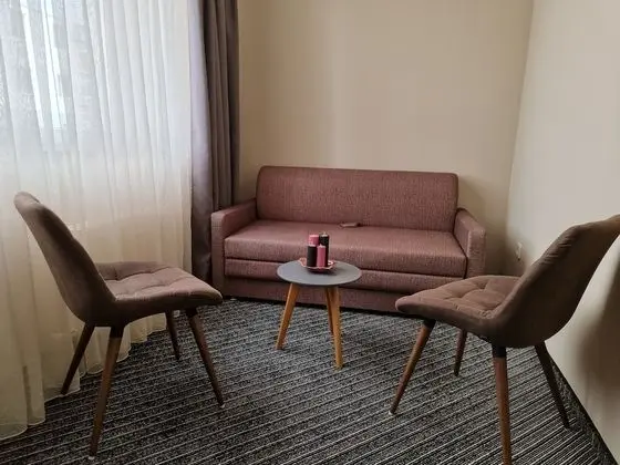 Family Tek Büyük Yataklı Oda