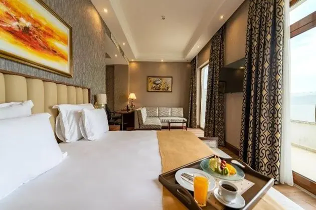 Wellborn Junior Suite Custom Oda