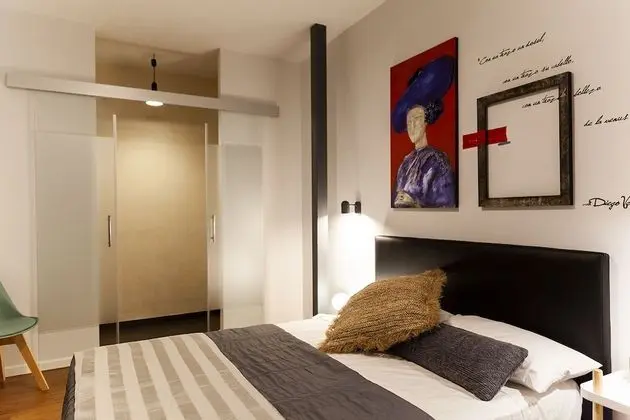 Standard Oda, 1 Büyük (Queen) Boy Yatak, Küçük Mutfak, Zemin Kat